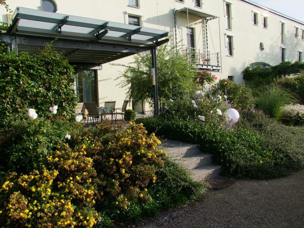 Hotel Moritz An Der Elbe Zeithain Exteriör bild