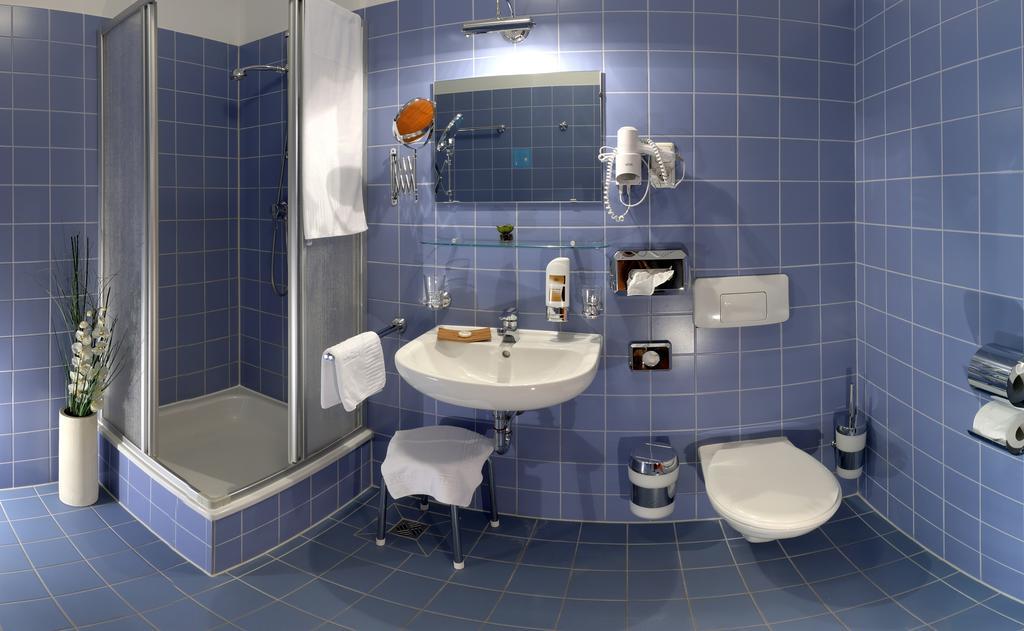 Hotel Moritz An Der Elbe Zeithain Rum bild