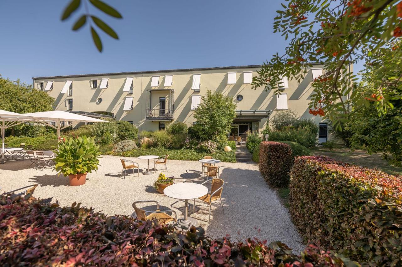 Hotel Moritz An Der Elbe Zeithain Exteriör bild