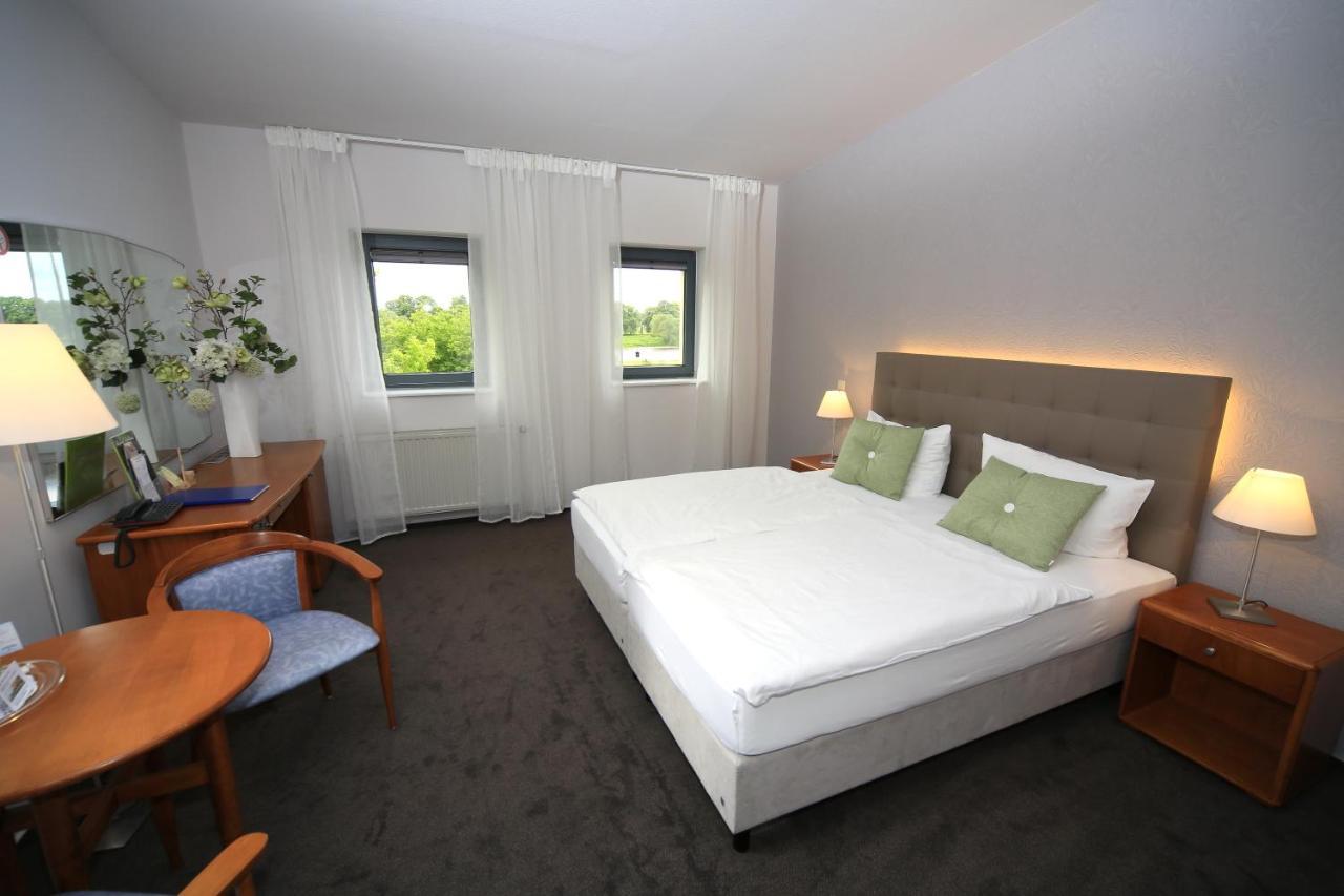 Hotel Moritz An Der Elbe Zeithain Exteriör bild