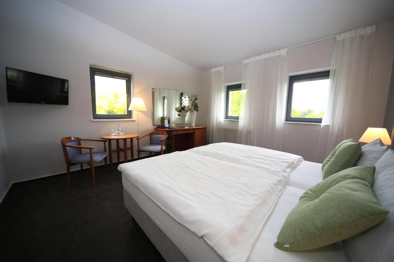 Hotel Moritz An Der Elbe Zeithain Exteriör bild